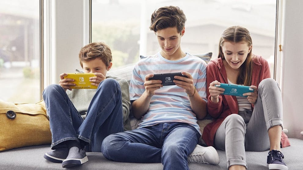 Nintendo Switch Lite Handheld Console - Turquoise (AU Version) - Pristine - Refurbished